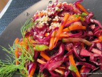 Поливитаминный салат из красной капусты